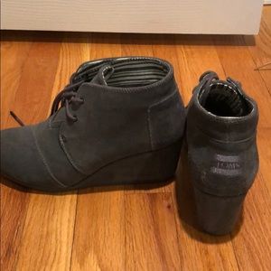 Toms winter wedges!